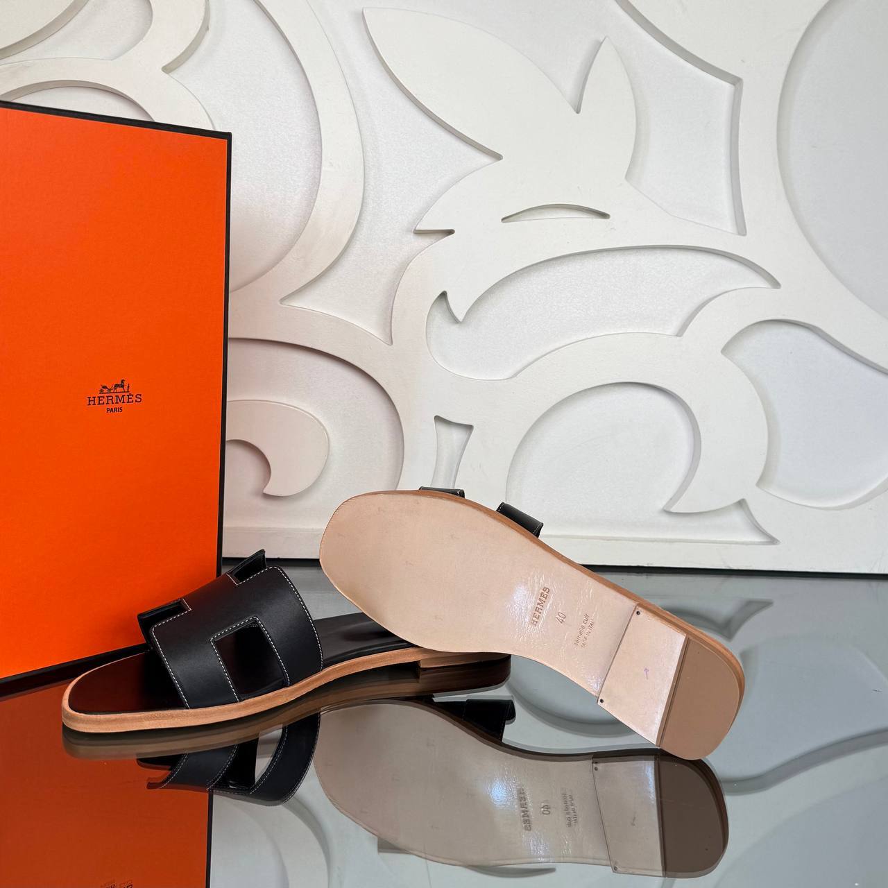 - Oran Slippers (Black)