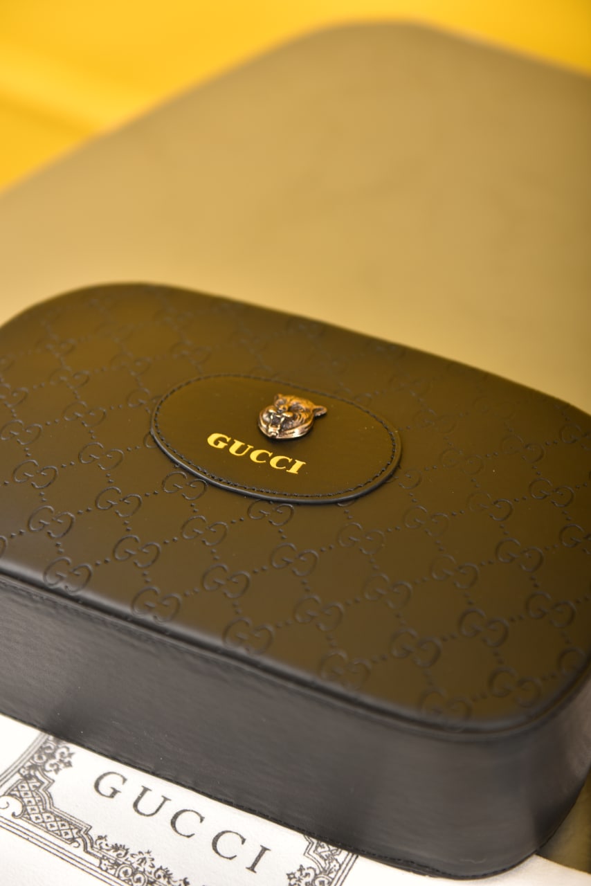 Neo Vintage GG Supreme Messenger Bag