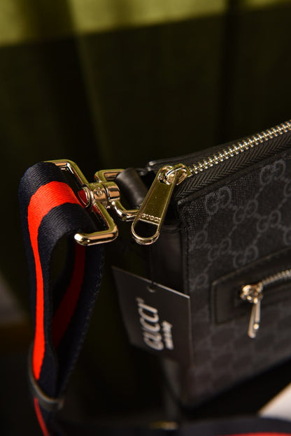 Small Messenger Bag (v2)