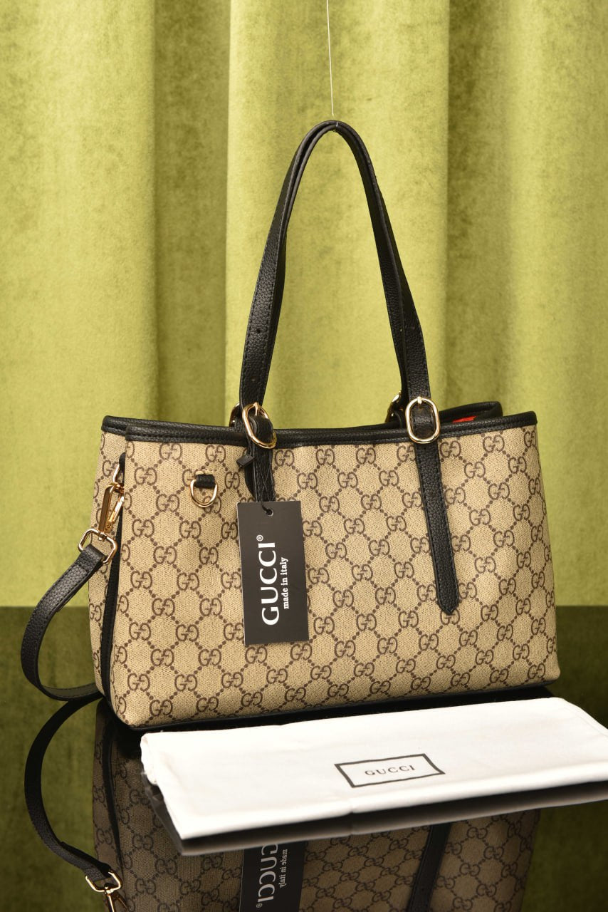 GG - Emblem Medium Tote Bag