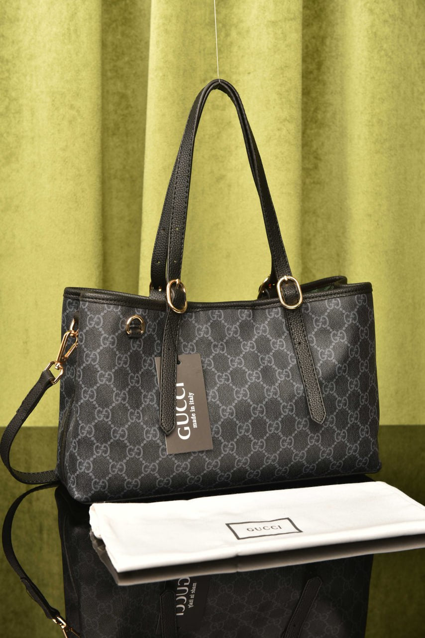 GG - Emblem Medium Tote Bag