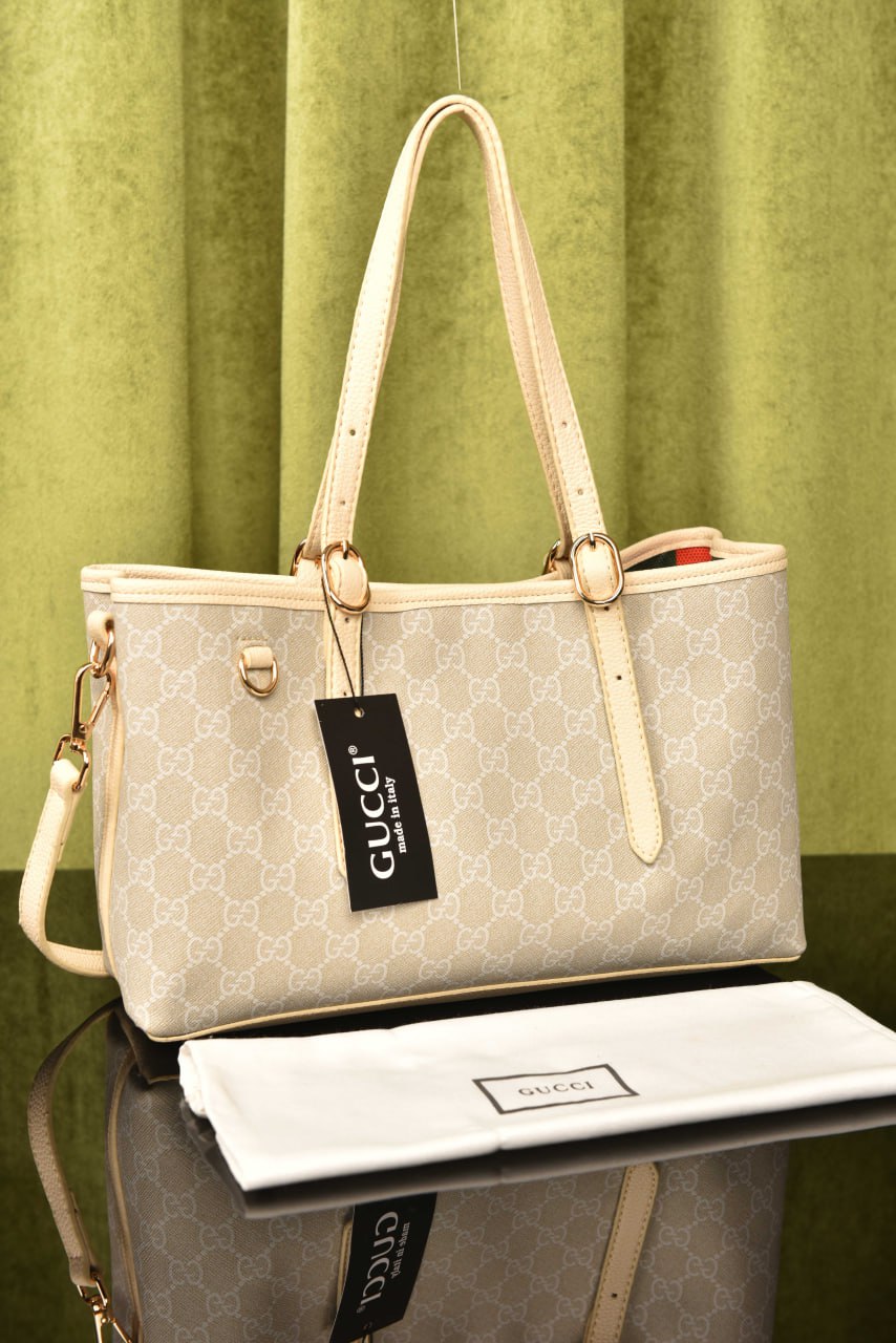 GG - Emblem Medium Tote Bag