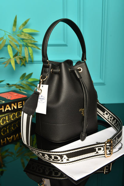 PRD - Vitello Daino Bucket  Bag