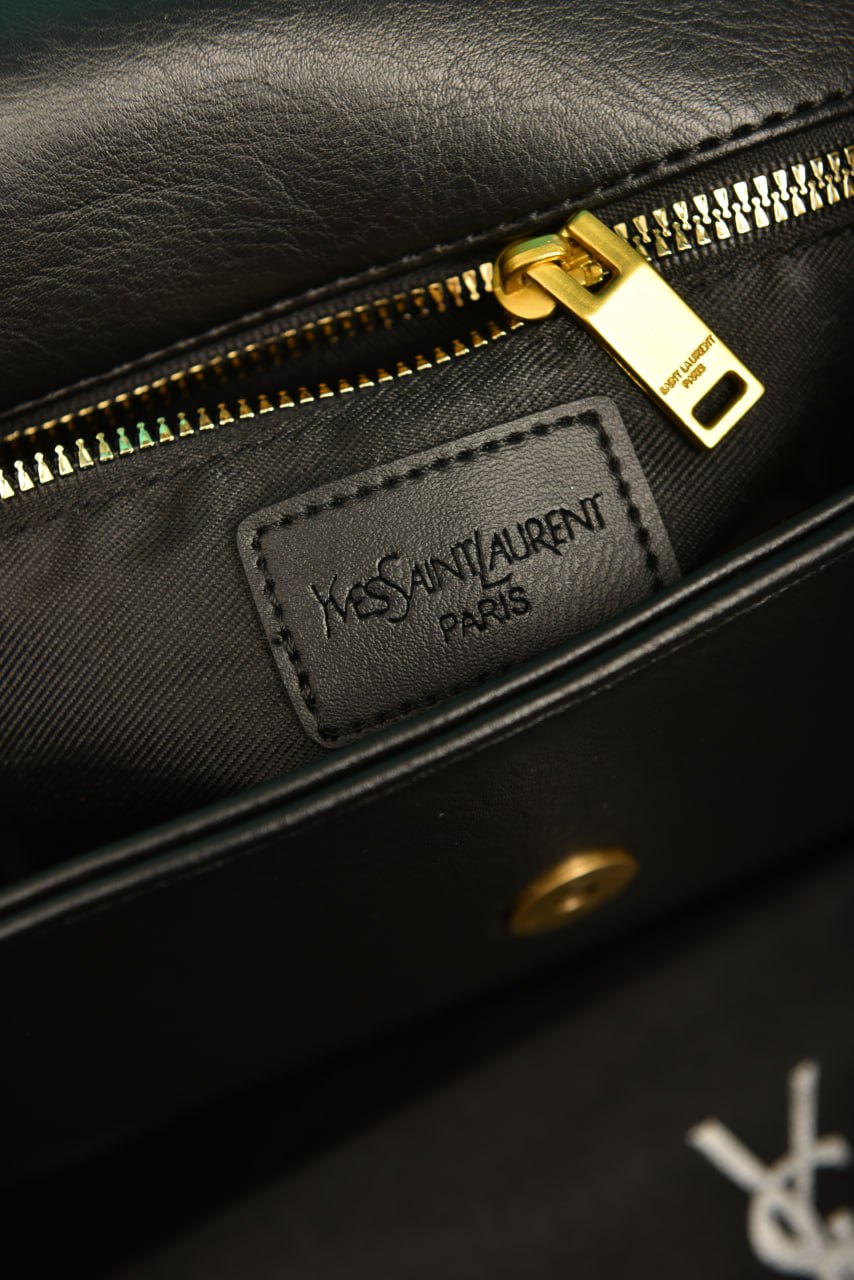 Calypso Medium in Grained Lambskin