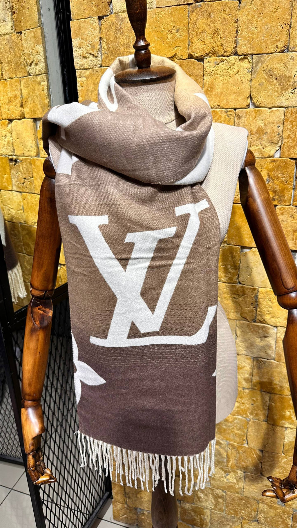 LVS -  Shawl