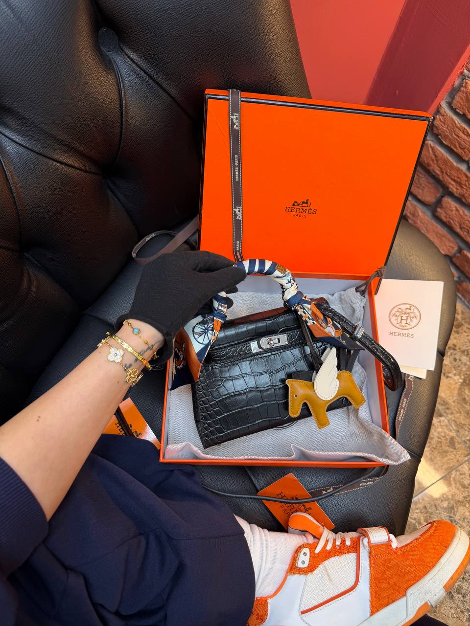 - Kelly 19 - (Video)